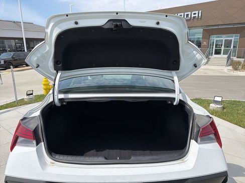 New 2025 Hyundai Elantra SEL FWD image 12