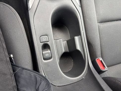 Used 2025 Toyota Corolla LE image 19