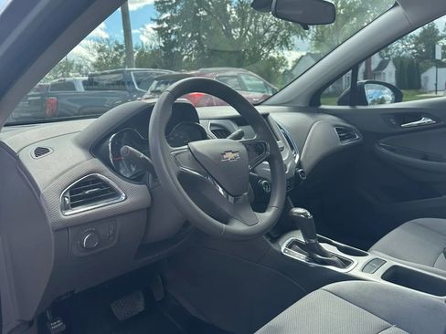 Used 2018 Chevrolet Cruze LS FWD image 7