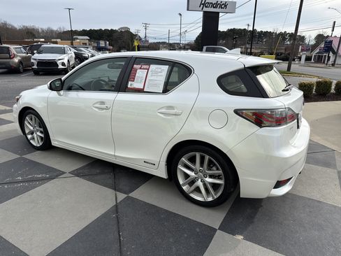 Used 2015 Lexus CT 200h w/ Navigation Package image 8