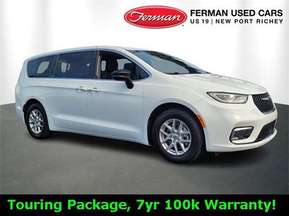 Used 2024 Chrysler Pacifica Touring
