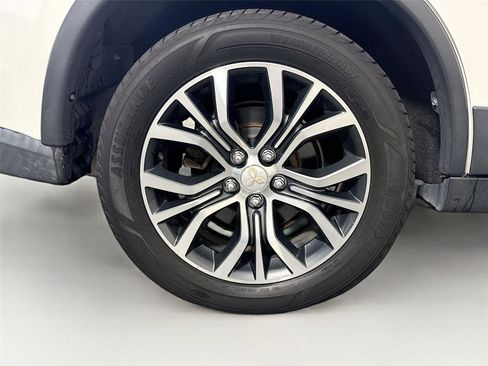 Used 2018 Mitsubishi Outlander SE FWD image 27