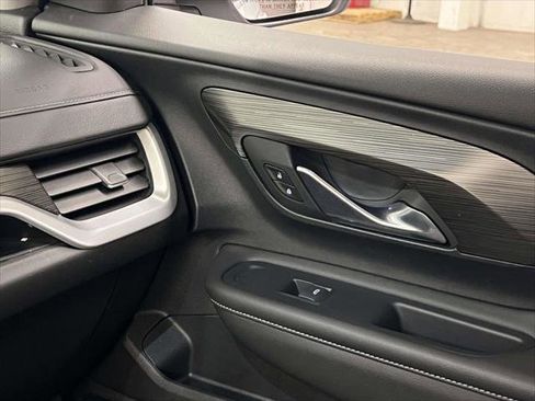 Certified 2023 GMC Terrain SLT image 34