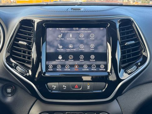 Used 2021 Jeep Cherokee Limited image 15