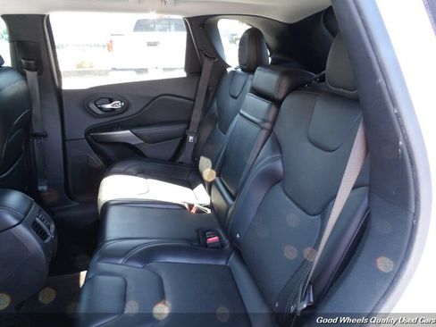 Used 2019 Jeep Cherokee Limited AWD/4WD image 19