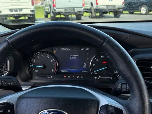 Used 2023 Ford Explorer XLT w/ Equipment Group 202A AWD/4WD image 7