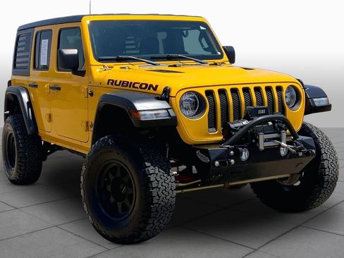 Used 2021 Jeep Wrangler Unlimited Rubicon w/ Cold Weather Group AWD/4WD image 3