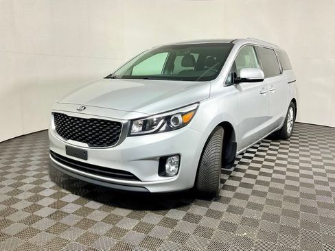 Used 2016 Kia Sedona EX FWD image 2