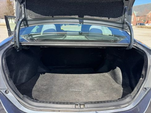 Used 2014 Toyota Corolla LE image 14