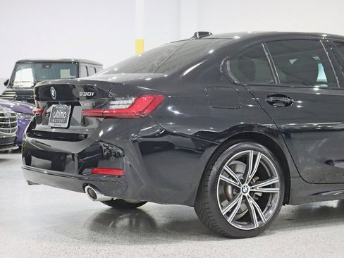 Used 2023 BMW 330i xDrive Sedan w/ Premium Package image 9