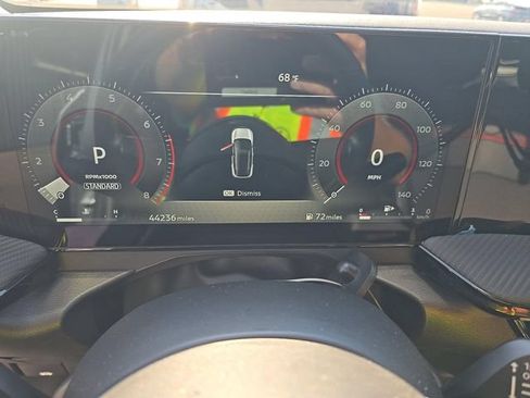 Used 2025 Nissan Kicks SR AWD/4WD image 3