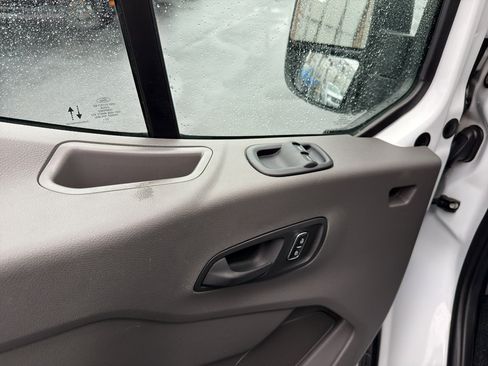Used 2023 Ford Transit 350 XL image 10