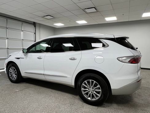 Used 2024 Buick Enclave Premium image 7