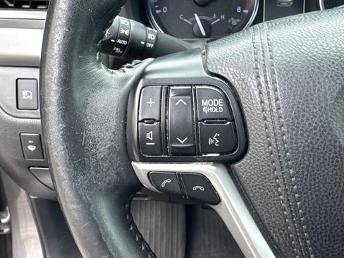 Used 2018 Toyota Highlander XLE FWD image 26