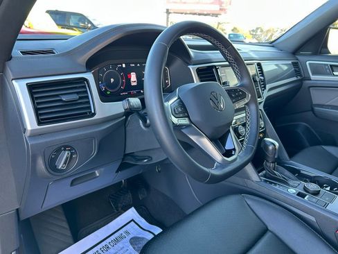 Used 2023 Volkswagen Atlas Cross Sport SEL image 17
