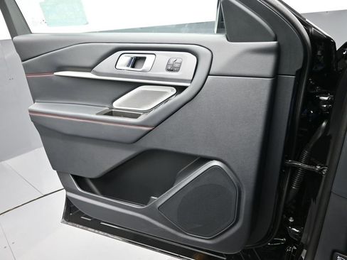 New 2025 Ford Explorer ST image 15