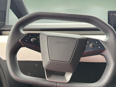 Used 2024 Tesla Cybertruck AWD Crew Cab image 9