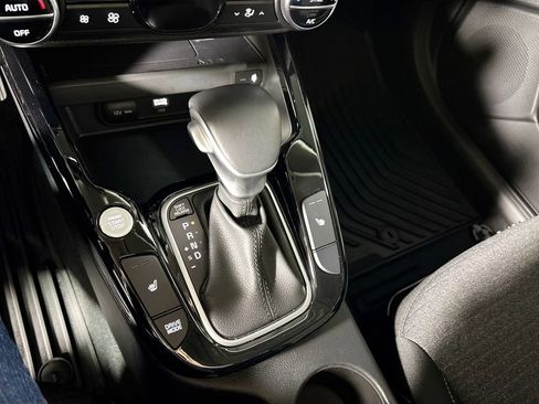 Used 2025 Kia Soul EX image 18