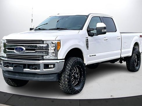 Used 2017 Ford F350 Lariat w/ Tow Technology Bundle image 4