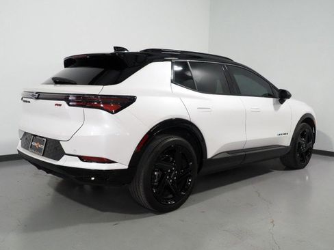 Used 2024 Chevrolet Equinox EV RS image 5