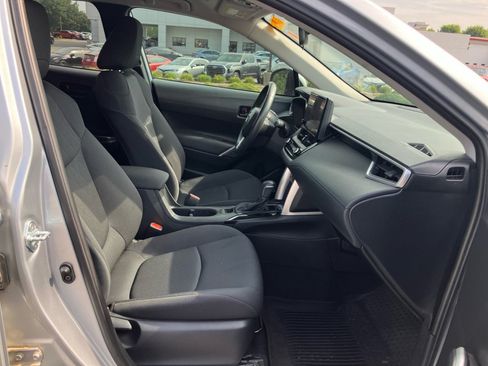 Used 2023 Toyota Corolla Cross LE FWD image 29