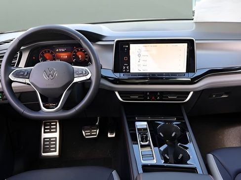 New 2026 Volkswagen Atlas Peak Edition AWD/4WD image 14