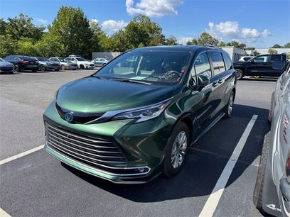 Certified 2023 Toyota Sienna Platinum