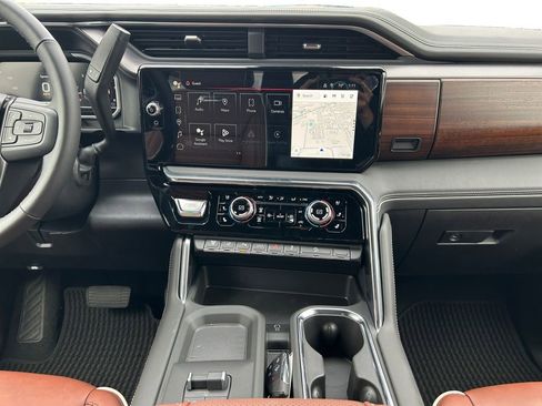 New 2025 GMC Sierra 2500 Denali Ultimate w/ Max Trailering Package image 12