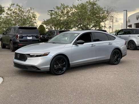 Used 2025 Honda Accord SE image 2