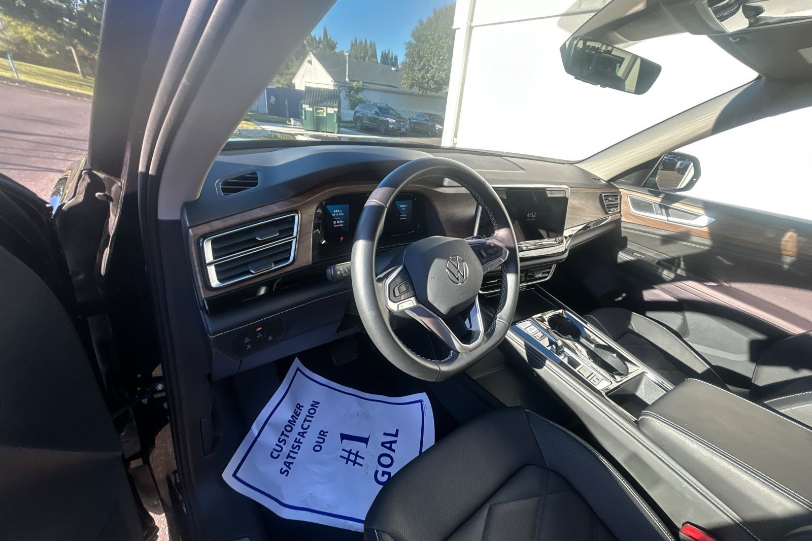 Used 2026 Volkswagen Atlas SE AWD/4WD image 9