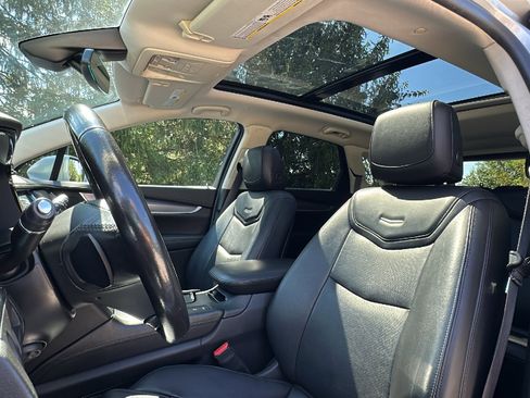 Used 2018 Cadillac XT5 Premium Luxury image 14