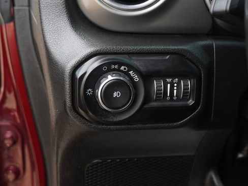 Used 2022 Jeep Wrangler Unlimited Sahara w/ Cold Weather Group AWD/4WD image 20