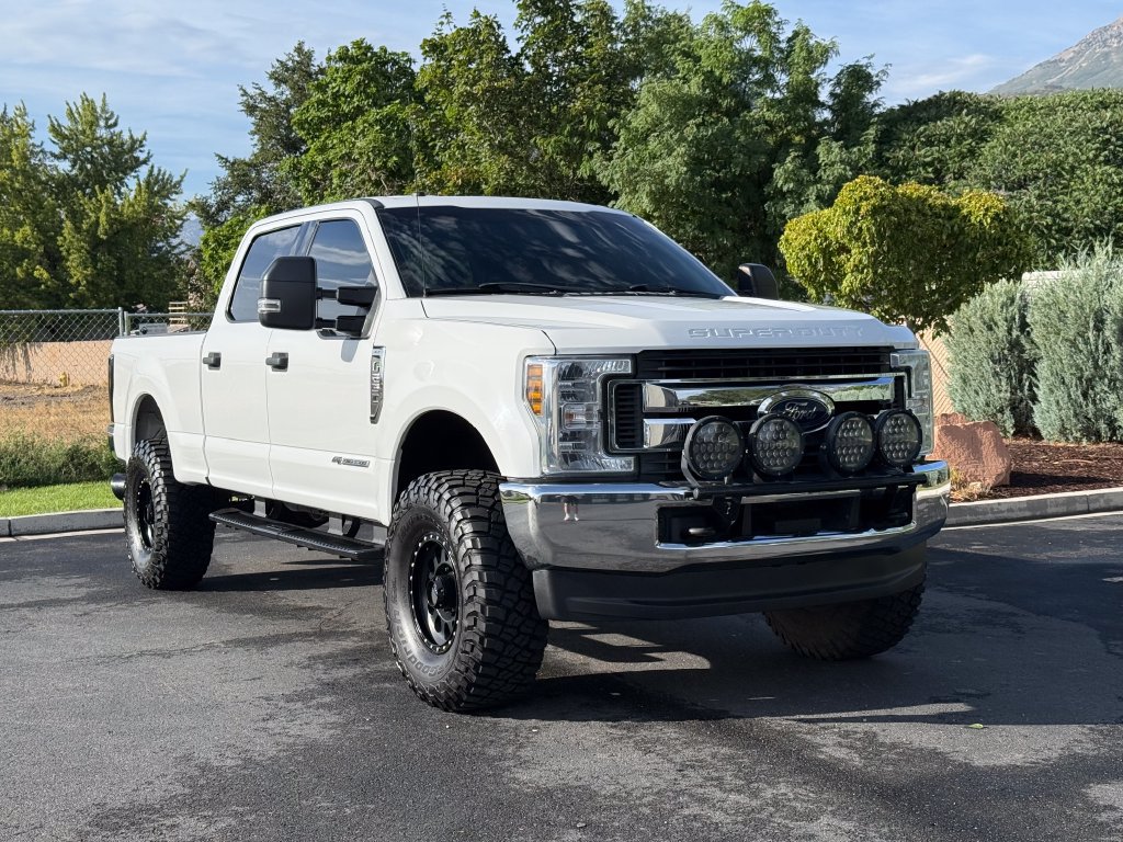 Used 2019 Ford F250 XLT w/ FX4 Off-Road Package AWD/4WD image 1