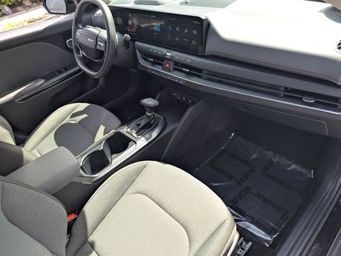 Used 2025 Kia K4 FWD image 30