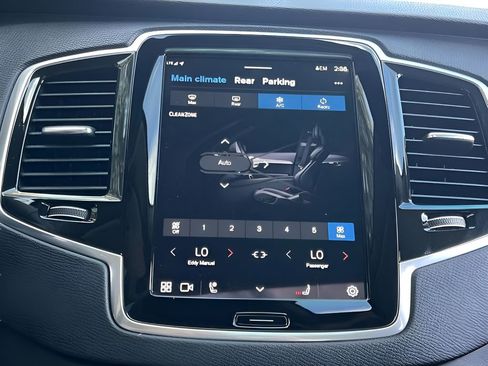 Used 2024 Volvo XC90 B5 Plus image 17