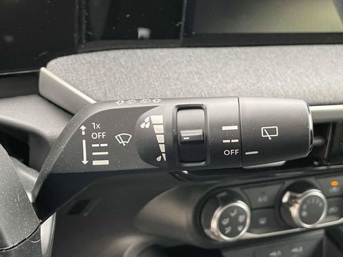 Used 2025 Nissan Kicks SV image 22