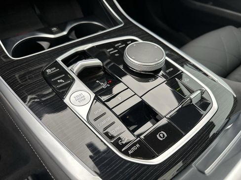 Certified 2024 BMW X7 xDrive40i w/ M Sport Package image 39