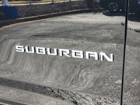 New 2026 Chevrolet Suburban LS image 7