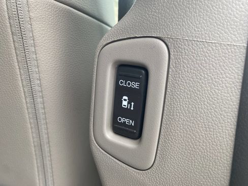 Used 2014 Honda Odyssey EX-L image 22