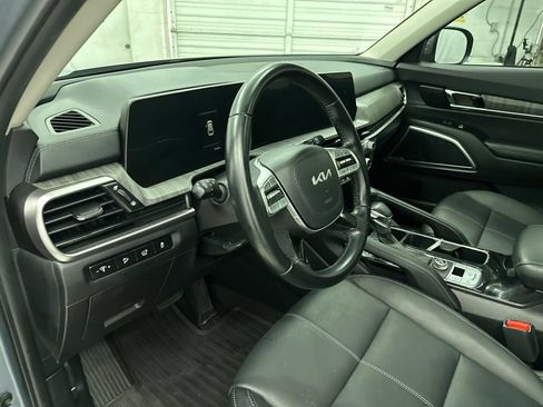Used 2024 Kia Telluride EX w/ EX Captain's Chair Package FWD image 14