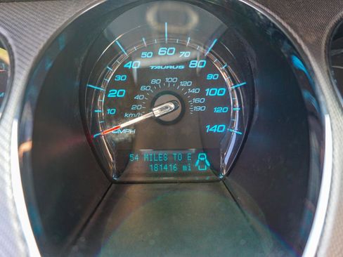 Used 2010 Ford Taurus SHO image 13