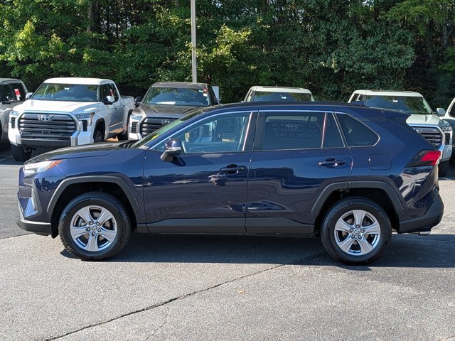Used 2022 Toyota RAV4 XLE w/ Convenience Package AWD/4WD image 4