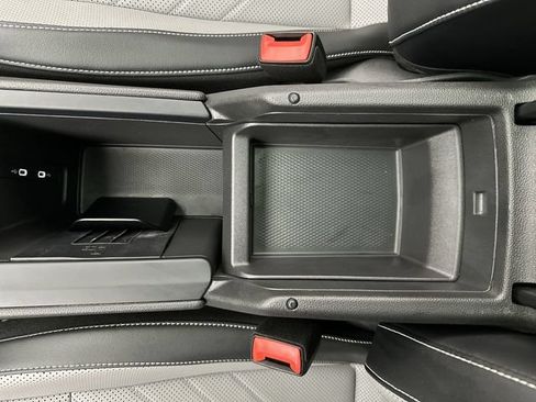 Certified 2025 Volkswagen Tiguan SE AWD/4WD image 20