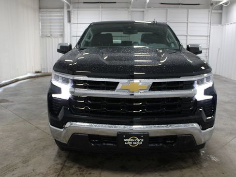 Used 2025 Chevrolet Silverado 1500 LT image 3