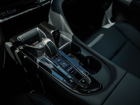 New 2026 Toyota Crown Platinum AWD/4WD image 25