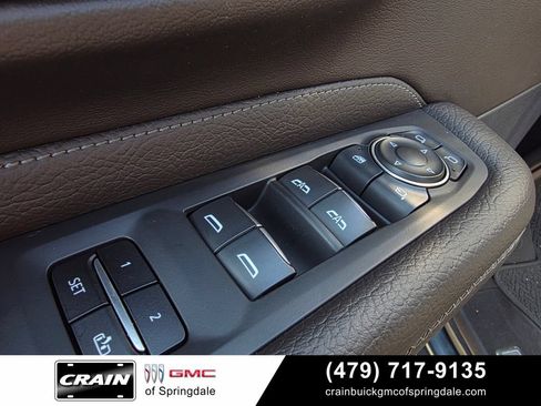 Used 2021 GMC Yukon Denali w/ Denali Premium Package AWD/4WD image 12