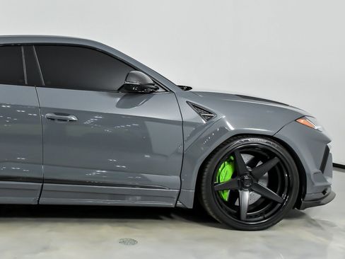 Used 2024 Lamborghini Urus Performante AWD/4WD image 14