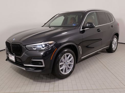 Used 2023 BMW X5 xDrive40i w/ Premium Package AWD/4WD image 3