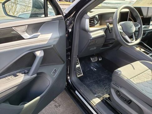 New 2026 Volkswagen Tiguan SEL R-Line AWD/4WD image 6