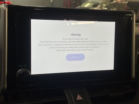 Used 2025 Toyota RAV4 XLE image 28